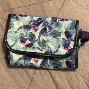 Adrienne Vittadini Hanging Cosmetic Bag